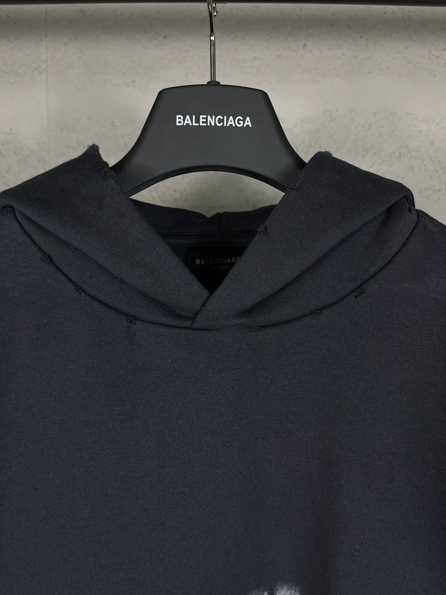 【 . Quality】BALENCI*GA/ .2024New Arrival LOGO 。 . Authentic ， ！ ZP 。 460 ， . ， ，。 。Classic LOGO ， ， 。 . ， ， ， OS . Same Style ：BL 238918 ： Size：XS S M L
